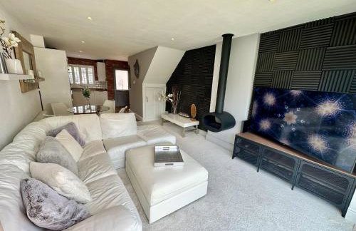 Fantastic 2-Bed House with Parking - Hosted by Hutch Lifestyle - Foto 5