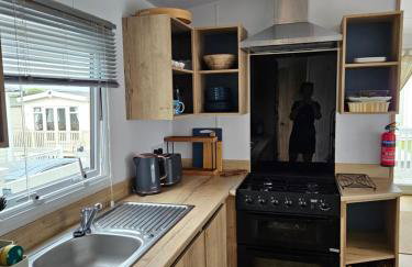 Jurassic Bliss - stylish static caravan with partial sea view at Durdle Door - Foto 9