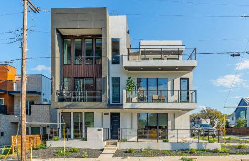 Luxurious Newly Built 5 BR 6 Bath Home w/ Rooftop - Foto 1