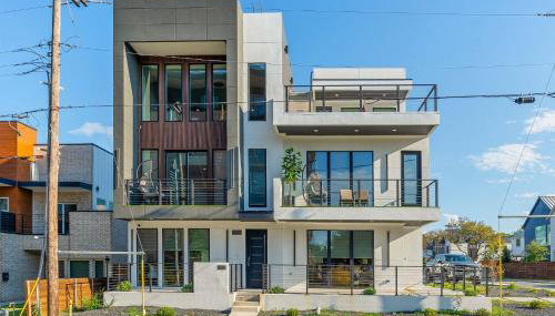 Luxurious Newly Built 5 BR 6 Bath Home w/ Rooftop - Foto 1, Other