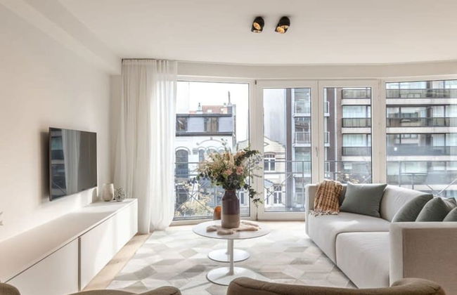 Delux Renovated Apartment in the Heart of Knokke - Photo 1