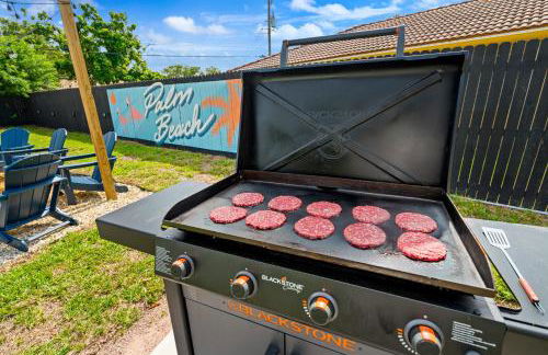 Your own 5BR Private Oasis! wPrivate PoolPickleball - Photo 10