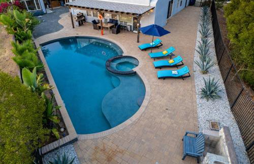 Entire Private Home with 5 Bedrooms 4 Bathrooms 3000 Sq ft Villa, Pool, Hot Tub, Nature, Garage, Winery, Available Now - Foto 19