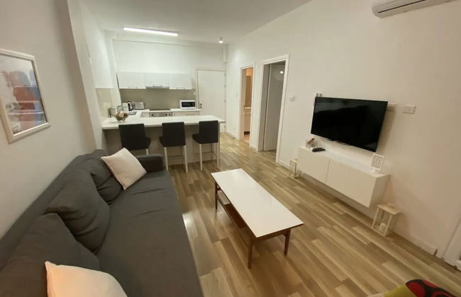 SeaBreeze City Center Flats by TrulyCyprus - Foto 46