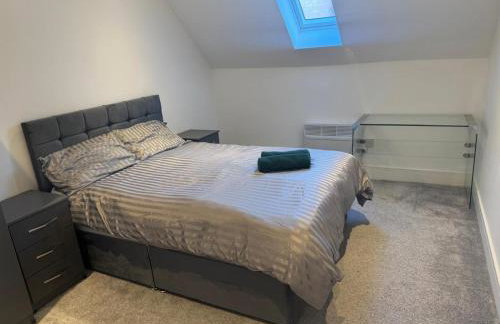 Epsom High Street Apartment 9 - Photo 1