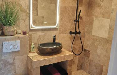 Lovely apartment with private garden and a swimming-pool - Foto 19