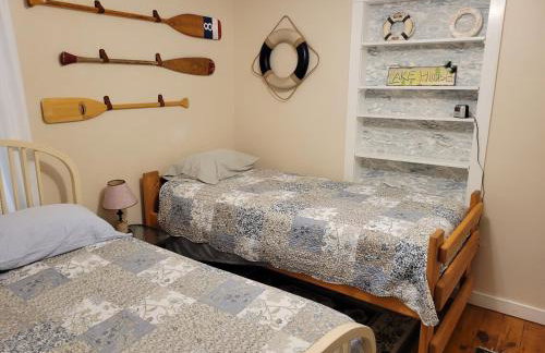 4 Seasons 4 bedroom lake level home - Foto 8