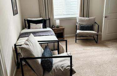 Elegant & Modern Plymouth 3-bed 25-bath Townhome - Foto 16