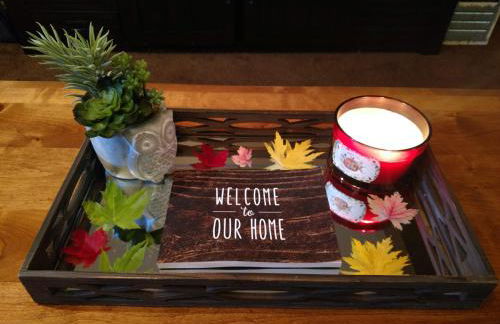 2BR Gated Escape With A Pool And Walk to Dining and Trails - Foto 1