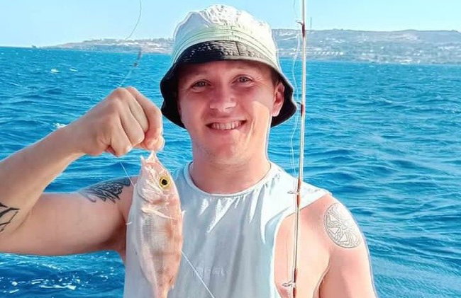 Capitán Manolis Pesca con barbacoa en el barco - Foto 46