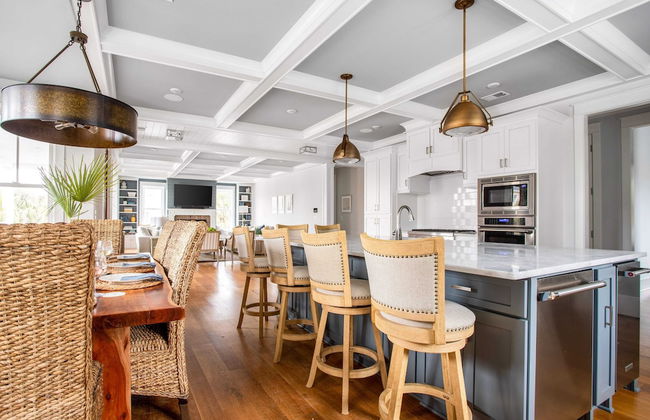 1blck to Beach, Pool, Firepit, Outdoor Kitchen, Game Room Pelican by Avantstay - Foto 9