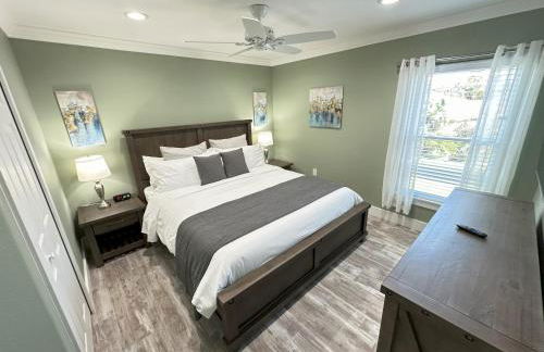 Brand NEW Modern Luxury wPrivate Pool Hot Tub BBQ Home Cinema 2 Miles to Disney - Foto 36