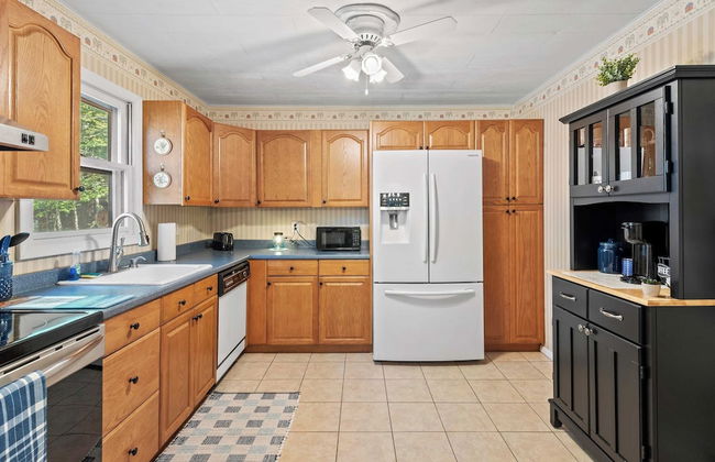 Tomhickon by Avantstay Walk to Lake Firepit + Deck - Foto 11