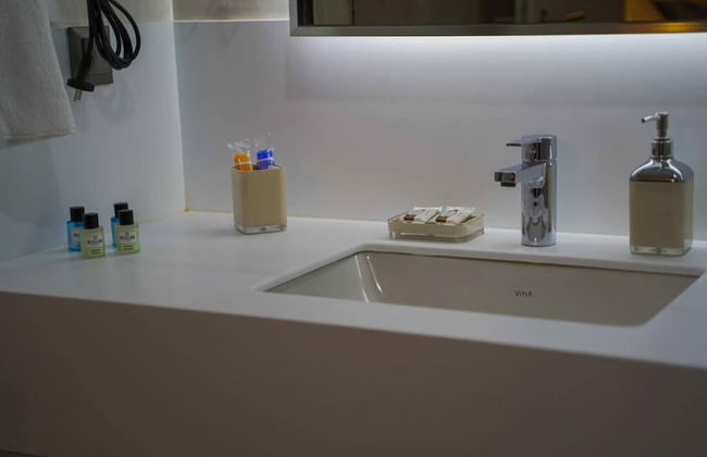 Exclusive Spacious 2 1 Apartment 2 Bathrooms - Core Living - Photo 33