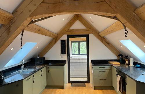 Upper Gelli Luxury Holiday Lodge, Converted Dairy & Cosy Shepherds Huts - Photo 43