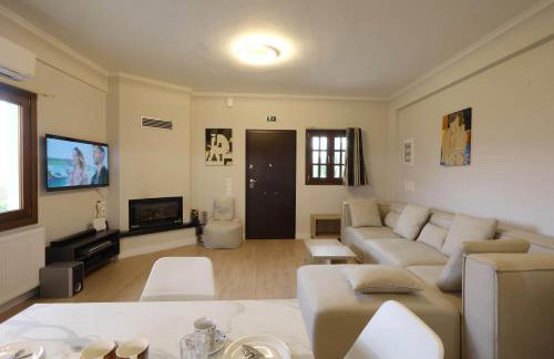 Avlos Luxury Home-NEW! 5 Min to Ctr - Foto 6