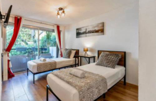 Magnificent 3 Rooms-Sea View-Terrace-Pool - Photo 9