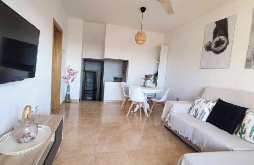 ¡Espectacular apto con vistas al mar con Wifi! - Foto 16