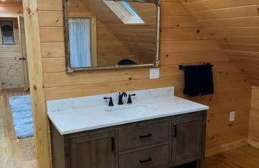 Perfect Maine Getaway in a Newly Renovated Cabin! - Foto 17