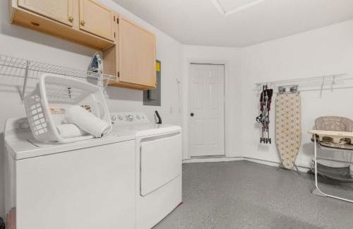 Single Story Villa with Pool Views and Family Fun - Foto 18