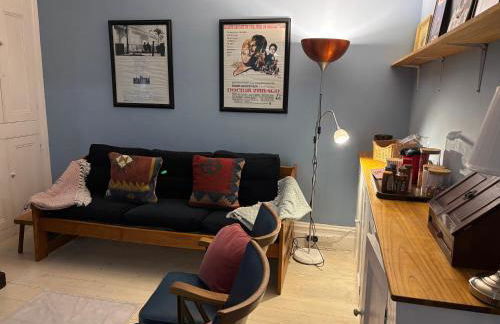 Tenby Victorian Villa with parking, pets allowed - Photo 21