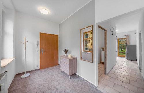 LeHaStays - Apartments Buckau 16a I Küche I Smart TV mit Netflix I toller Innenhof - Photo 9