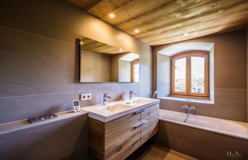 Ski in ski out Le Moulin charming duplex just 50 m from Princesse gondola Megève - Foto 27