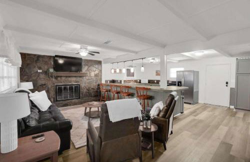 Lakefront Cabin with Private Dock - Foto 4