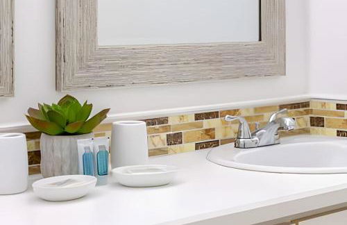 10 Minutes to Disney Pool Home *Renovated* - Foto 25