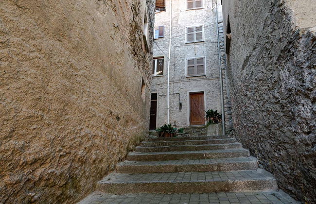 Cottage on the Lake in Lezzeno - Photo 23