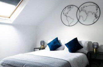 Bright 2-Bed Flat with Skylight attic Room - Foto 10