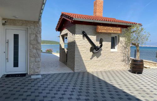 Villa Maritime - Exklusive Strandvilla mit beheiztem Pool, Grillhütte & Meerblick bei Zadar - Foto 20