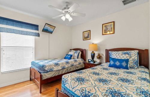 Sunkist Getaway - Photo 16