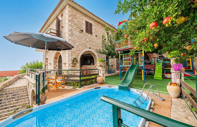 Mountain Oasis - Pool Playground Near Neda Falls - Foto 4