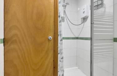 Quaint studio flat in Harrow - Photo 3