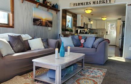 Airport Waterfront Cottage w transportation - Foto 23