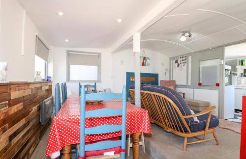 Harbour Road Quirky Beach Railway Carriages - Foto 8