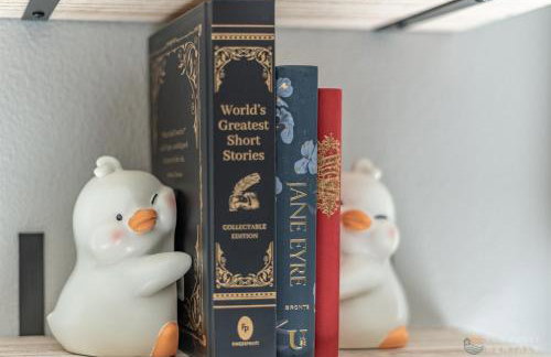 Adorable Dog Friendly Home with Fenced Yard, Office, STEPS to Canal & Hospital! - Foto 43