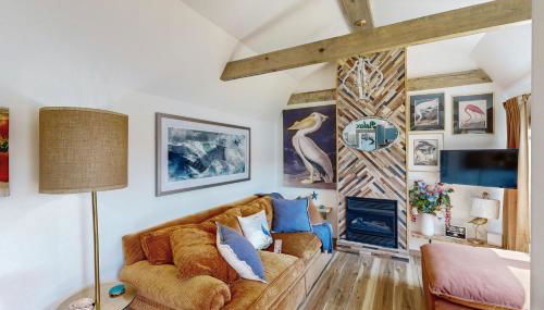 Hot Tub and Fire Pit Lakeside Getaway, Dogs Welcome - Foto 4