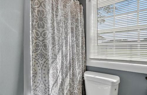 Welcome to Hokie Haven by the Bay - where Chesapeake sunsets meet Hokie spirit. - Foto 38