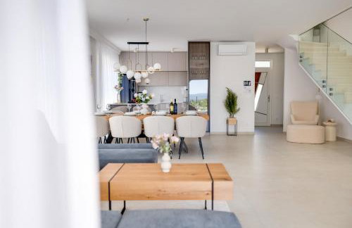 Villa Mirakul, new modern villa with swimming pool, close to the beach, children playroom, quiet area- by TRAVELER tourist agency Krk - ID 2680 - Foto 25