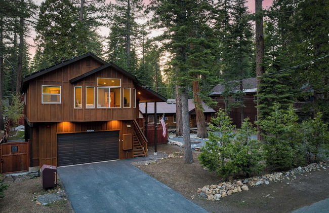 Washoe Chalet by Avantstay Game Room, Hot Tub, Putting Green & Fire Pit - Foto 46