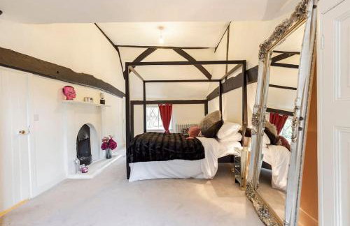 Dorney Windsor Legoland 5 Star Stay for upto 14 guests - Photo 6