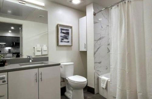 Bright Top Floor-Elevator-Walk Downtown-Laundry - Foto 23