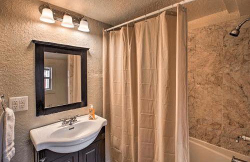Sleeps 12 - House Guest Apt - Plenty of parking - Foto 16
