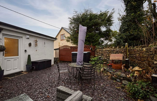 Host Stay Camwy Cottage - Photo 17