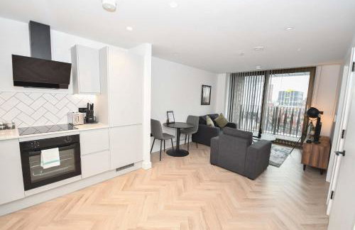 Contemporary Flat in Central Manchester w Balcony - Photo 2