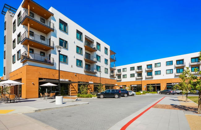 Global Luxury Suites in Menlo Park - Photo 72