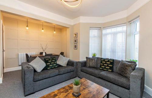 Beachfront Apartment 3 Bedrooms Sleeps 7 - Gateway to the Lake District - Newly Refurbished - Foto 9