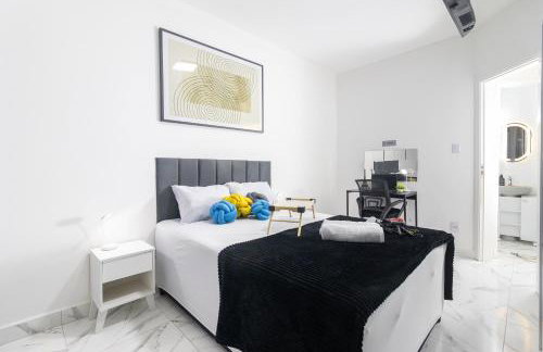 Apê Novo 5 min do Centro, Shopping e Praia com Garagem e Ar condicionado - Foto 14